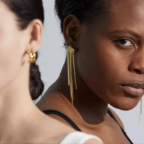 Perfect Gold Tassel Long Earrings - Picture 7 of 7